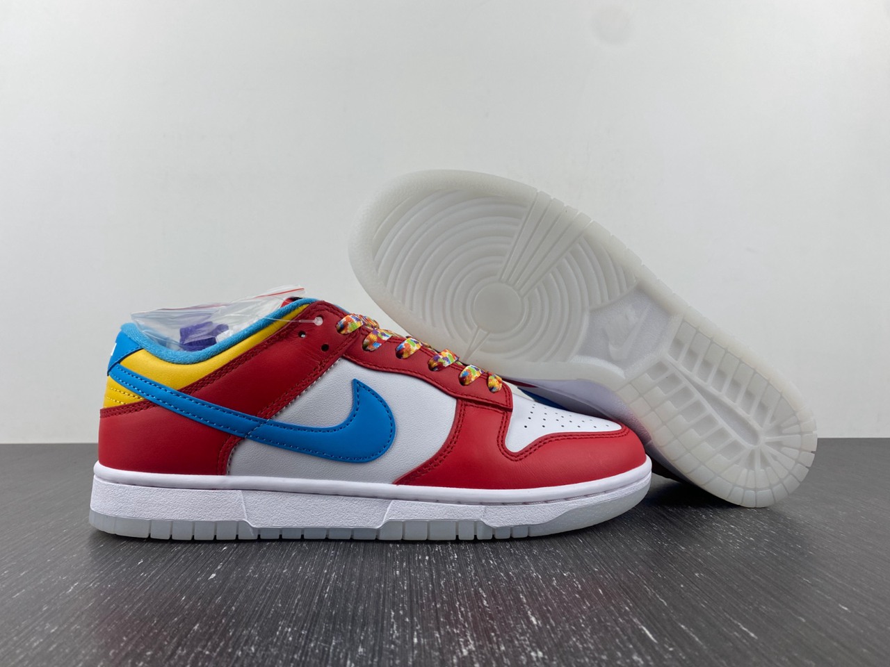 LeBron James x Nike Dunk Low ??Fruity Pebbles DH8009-600